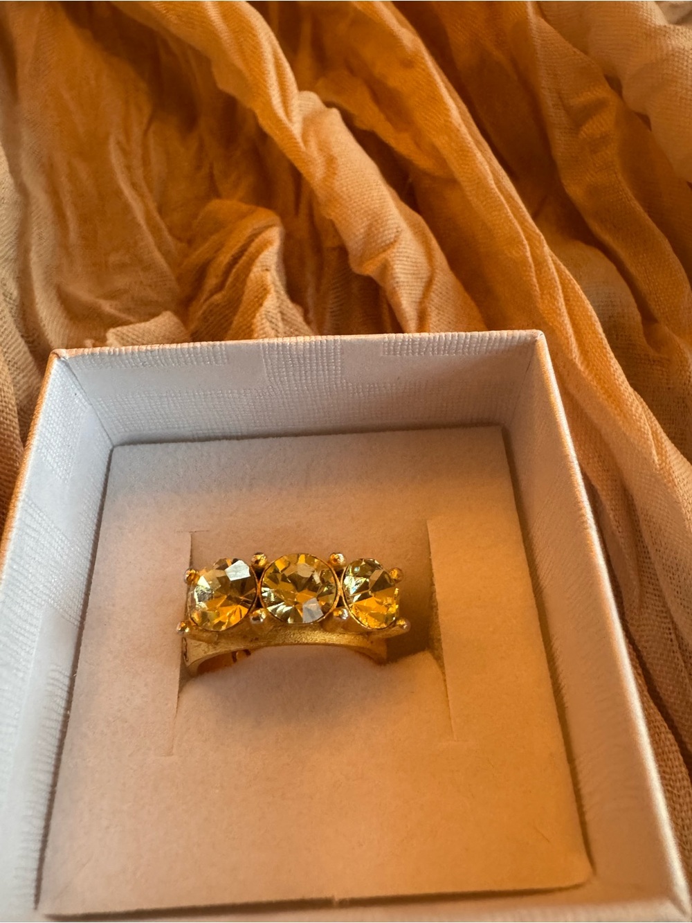French Kande yellow crystal trio gold Ring - Picture 2 of 5